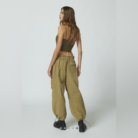 NWT Urban Outfitters Sloan Nylon Balloon Pants - Picture 3 of 13